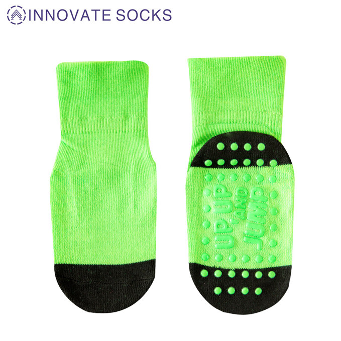 UP And UP Ankle Anti Skid Grip Trampoline Park Socks - 翻译中...